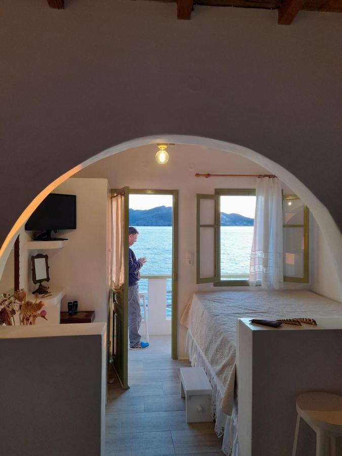 Milos By The Sea - Eco House Plaka  Ngoại thất bức ảnh